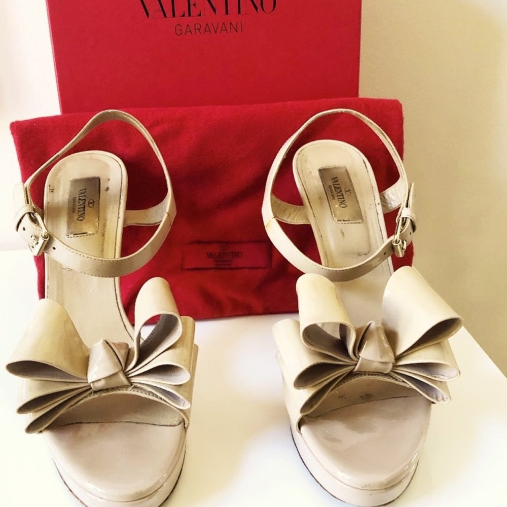 Valentino Garavani Patent Bow Shoes